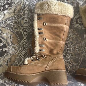 Report Tan and Cream Winter Boots with Lace-Up Design